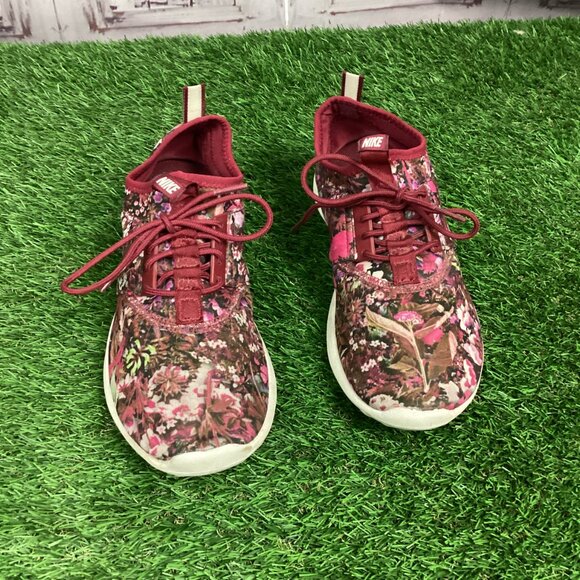 Nike Roshe Two Burgundy Floral Print Running Shoes 9 - Picture 3 of 11